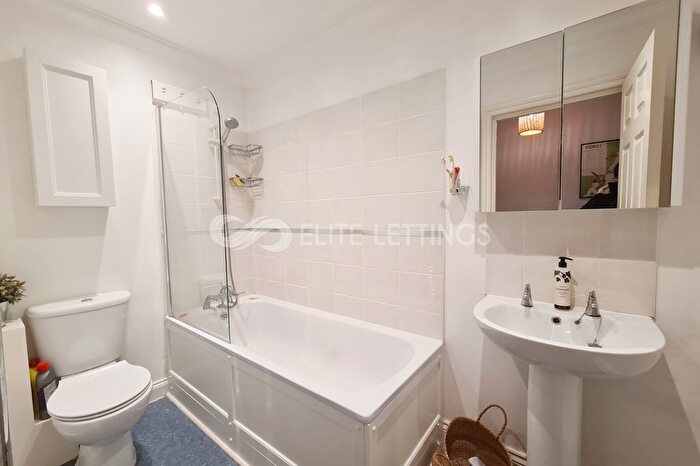 2 Bedroom Flat To Rent In Durley Chine Road, Bournemouth, BH2