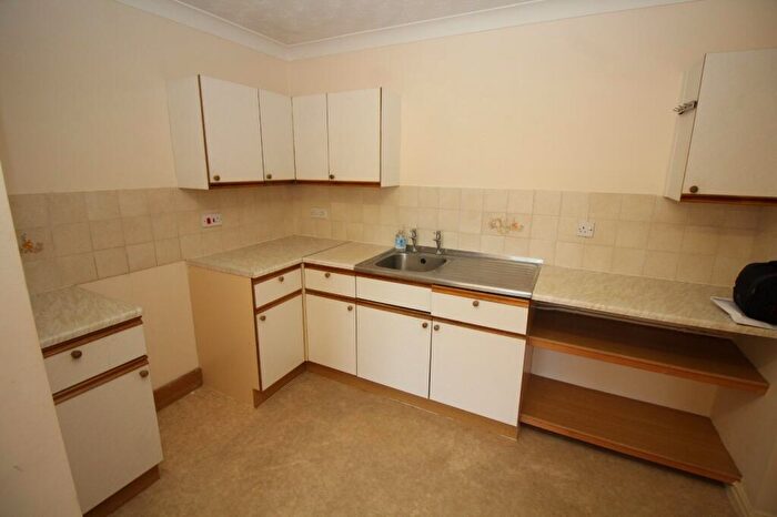 2 Bedroom Apartment To Rent In Queens Park View, Chester, Cheshire, CH4