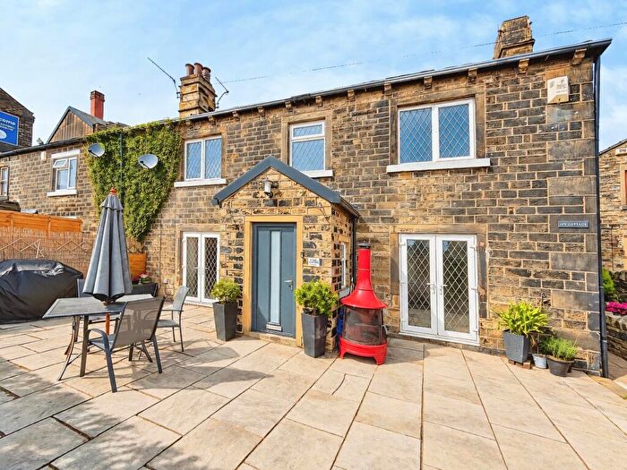 3 Bedroom Semi-Detached House For Sale In Westgate, Cleckheaton, BD19