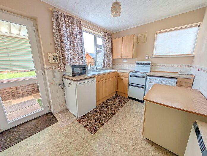 2 Bedroom Bungalow For Sale In Hurdman Way, Ingoldmells, PE25