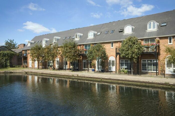 1 Bedroom Flat To Rent In Royal Victor Place, Old Ford Road, Bow, London, E3