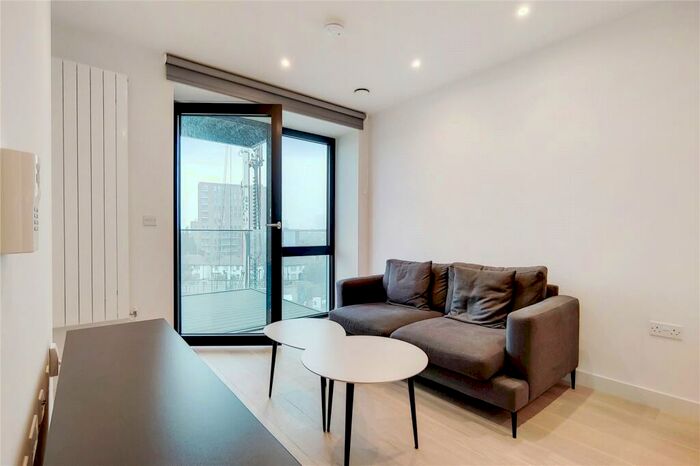 Apartment To Rent In Shipwright Street, London, E16