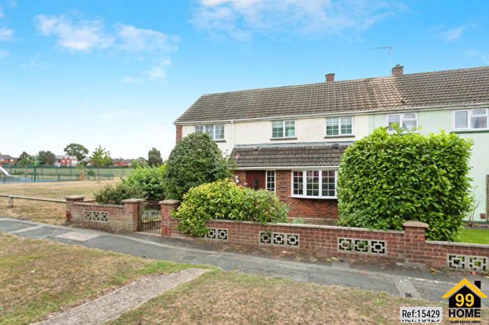 3 Bedroom End Of Terrace House For Sale In Shaftesbury, Bletchley, MK3