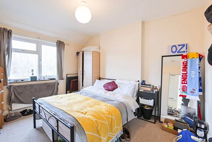3 Bedroom Semi-Detached House To Rent In Broadwater Road, Tooting Broadway, London, SW17