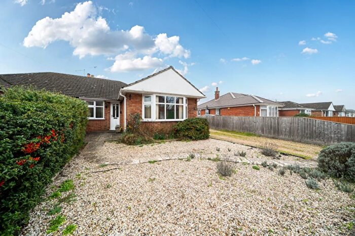 3 Bedroom Bungalow For Sale In Cromwell Way, Kidlington, OX5