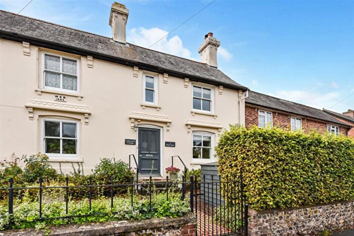 2 Bedroom House For Sale In The Street, Walberton, BN18
