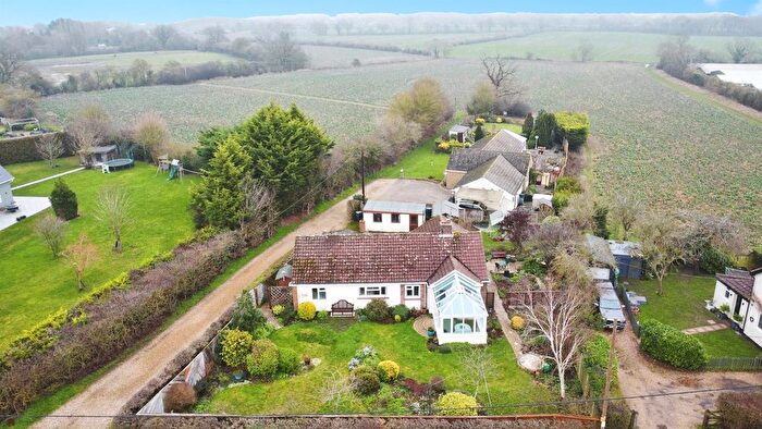 3 Bedroom Detached Bungalow For Sale In School Road, Rayne, Braintree, CM77