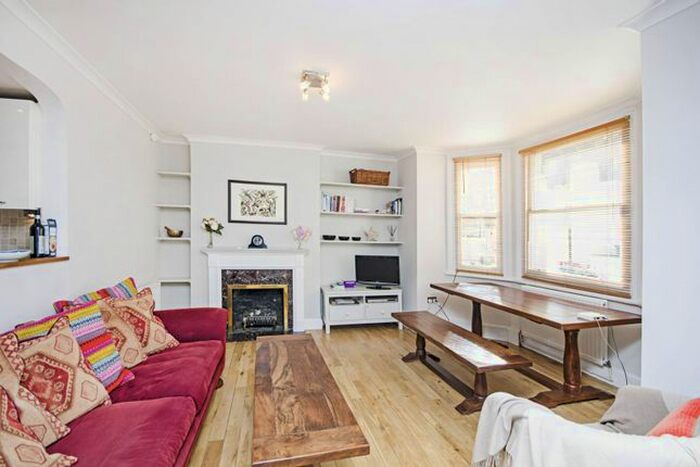 2 Bedroom Flat To Rent In Warwick Avenue, Little Venice, London, W9