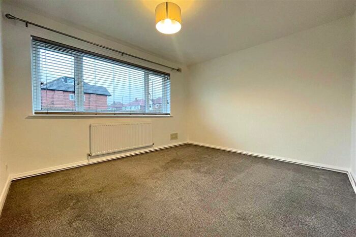 2 Bedroom Apartment For Sale In Windsor Court, Ashton Lane, Sale, M33