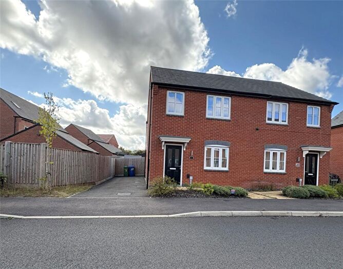 3 Bedroom Semi-Detached House To Rent In Linseed Grove, Mansfield, Nottinghamshire, NG18