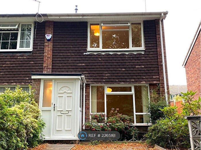 3 Bedroom End Of Terrace House To Rent In Hamilton Road, Nottingham, NG5