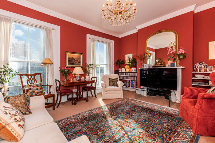 2 Bedroom Flat For Sale In Kings Road, London, SW10