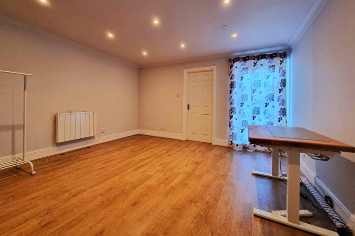 1 Bedroom Flat To Rent In Farnham Road, Guildford, GU2