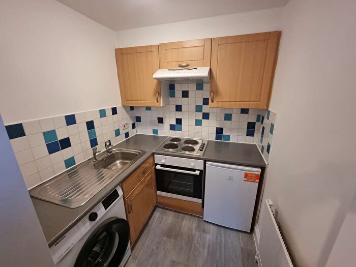 1 Bedroom Flat To Rent In Grosvenor Gardens, Willesden Green, NW2