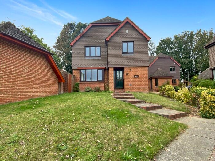 4 Bedroom Detached House To Rent In Townfield Corner, Gravesend, Kent, DA12