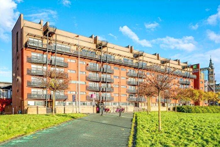 2 Bedroom Flat To Rent In Clyde Street, Glasgow, G1