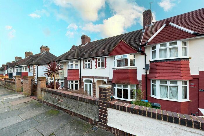 3 Bedroom Terraced House To Rent In Castlewood Drive, London, SE9