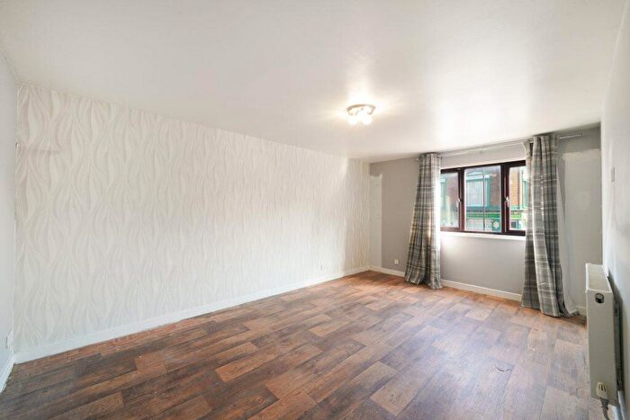 1 Bedroom Flat For Sale In Bramble Close, London, N15