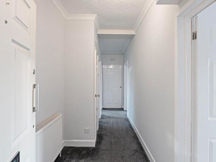 2 Bedroom Flat To Rent In Banchory Avenue, Eastwood, Glasgow, G43