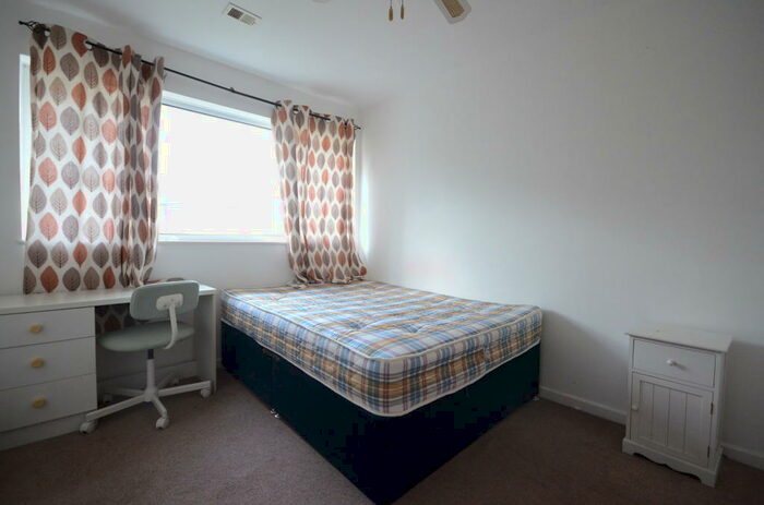 1 Bedroom Property To Rent In Kenton Close, Bracknell, RG12