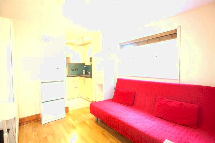 Studio To Rent In Chatsworth Road, Hackney, London E5