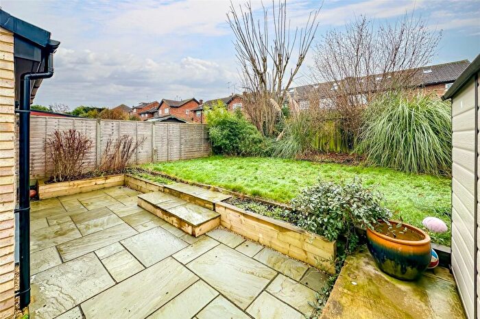 3 Bedroom Semi-Detached House For Sale In Windmill Avenue, St. Albans, Hertfordshire, AL4