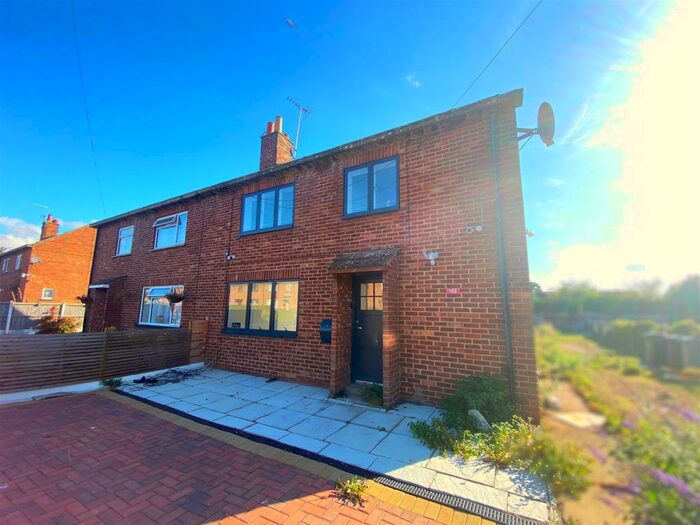 3 Bedroom Semi-Detached House To Rent In Queensway, Pointon, Sleaford, NG34