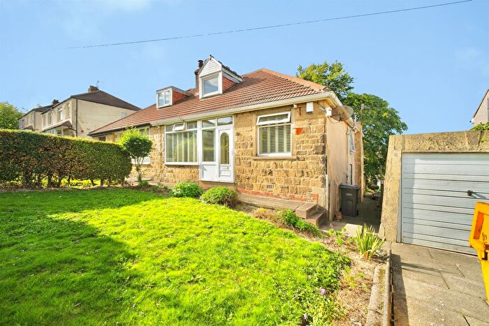 3 Bedroom Semi-Detached Bungalow For Sale In Poplar View, Bradford, BD7