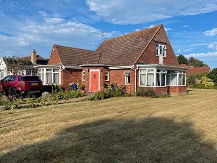 3 Bedroom Bungalow For Sale In Ferry Road, Felixstowe, IP11