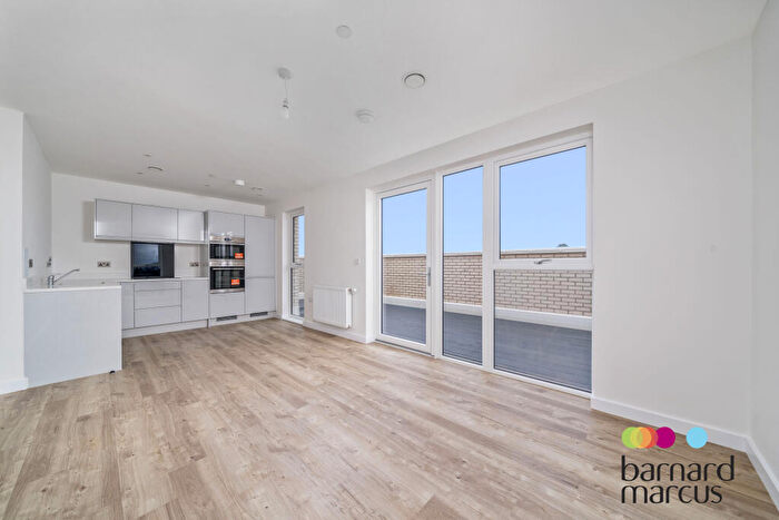 2 Bedroom Apartment To Rent In Victoria Road, Barnet, EN4