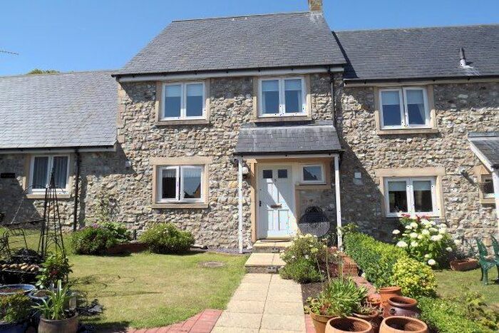 3 Bedroom Property To Rent In High Street, Chard, TA20