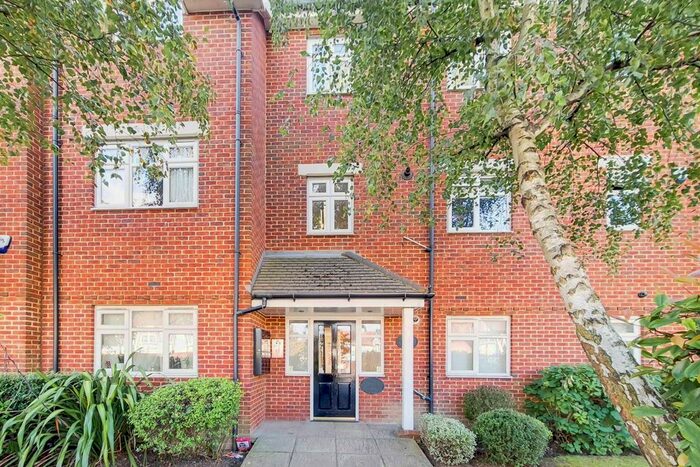 2 Bedroom Flat To Rent In Draycott Avenue, Harrow, HA3