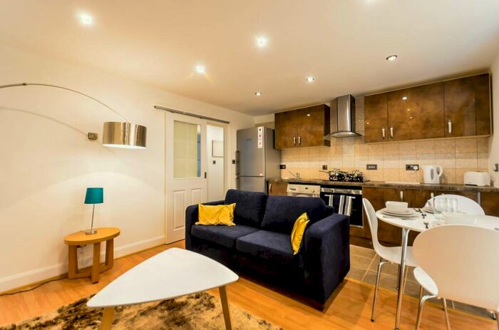 2 Bedroom Flat To Rent In Shooters Hill Road, Blackheath, London, SE3