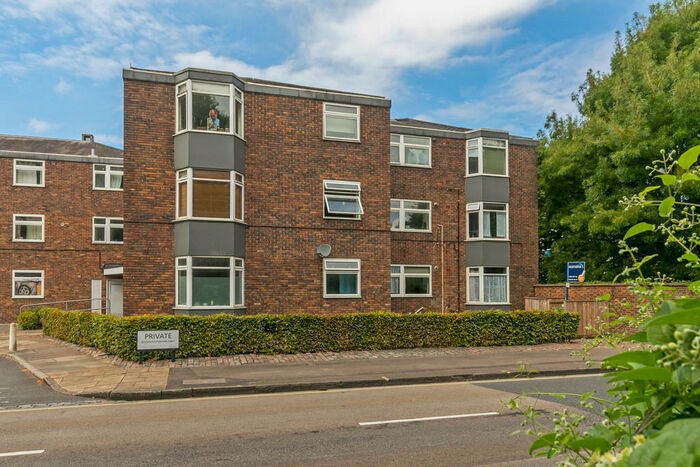 2 Bedroom Flat To Rent In Eastgate Street, Winchester, SO23