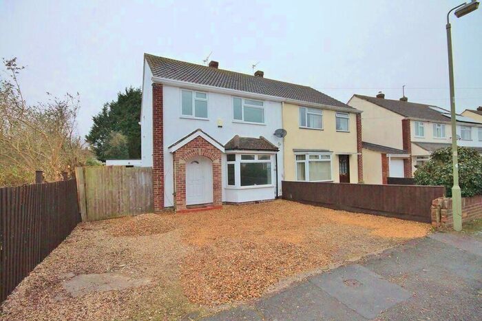 3 Bedroom Semi-Detached House To Rent In Kingsway Drive, Kidlington, OX5