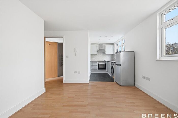 1 Bedroom Flat For Sale In Sedcote Road, Enfield, EN3