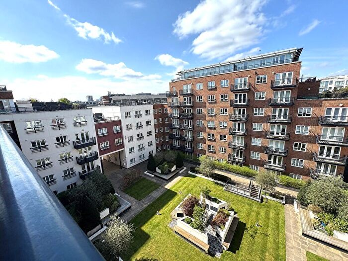 2 Bedroom Apartment To Rent In Seven Kings Way, Kingston Upon Thames, KT2