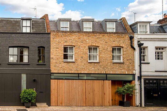 3 Bedroom Property To Rent In Harley Place, London, W1G