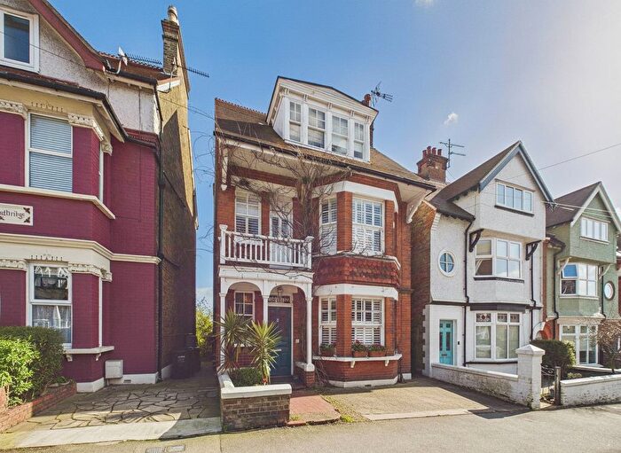 6 Bedroom Detached House For Sale In Queens Road, Broadstairs, CT10