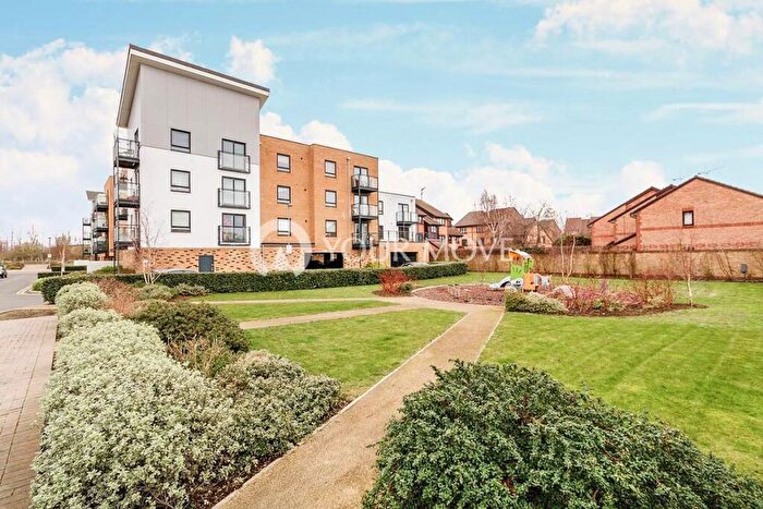 2 Bedroom Flat For Sale In Creek Mill Way, Dartford, Kent, DA1