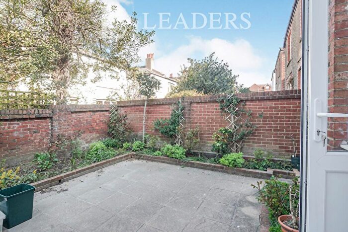 1 Bedroom Flat To Rent In Ferndale Road, Hove, BN3