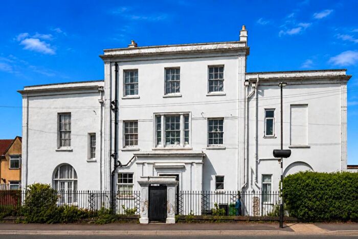 5 Bedroom Terraced House For Sale In Bath Road, Keynsham, BS31