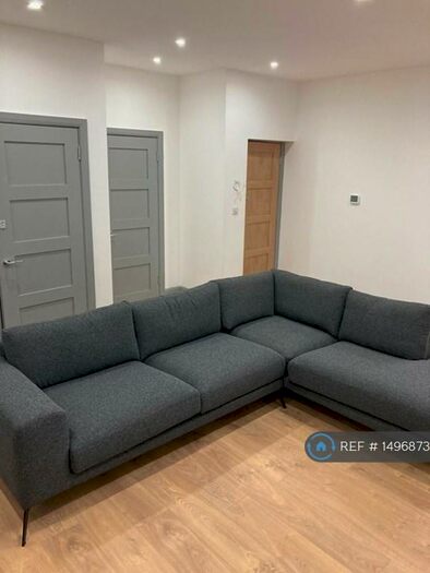 3 Bedroom Flat To Rent In Tyrwhitt Rd, London, SE4