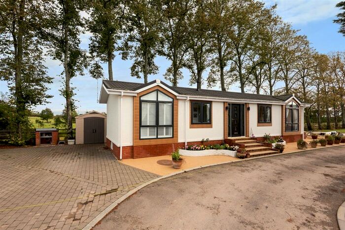 2 Bedroom Mobile/park Home For Sale In Petty Char Court, Coneyhurst Road, Billingshurst, West Sussex, RH14