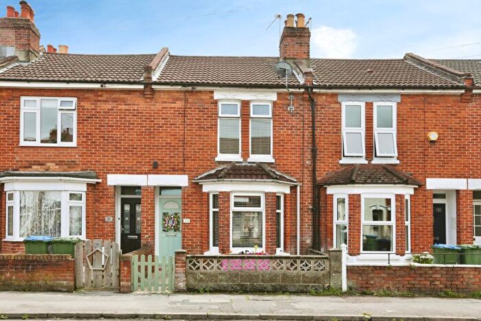 3 Bedroom Terraced House For Sale In English Road, Shirley, Southampton, Hampshire, SO15