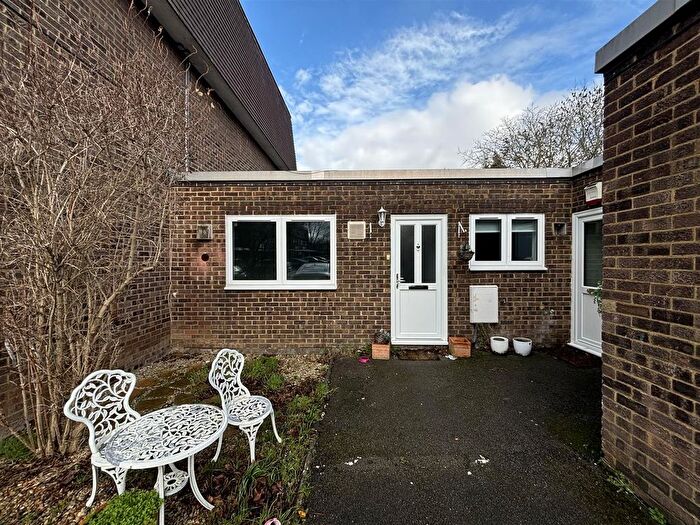 2 Bedroom Maisonette To Rent In Bays Farm Court, Bath Road, Longford, UB7