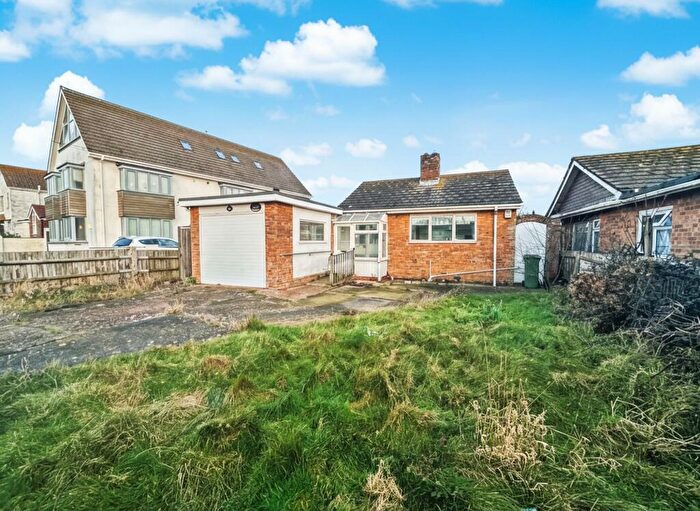 2 Bedroom Detached Bungalow For Sale In Ambleside Avenue, Telscombe Cliffs, BN10