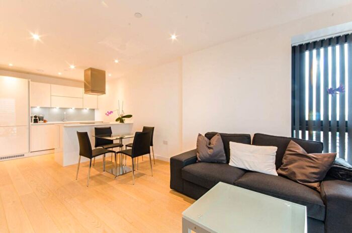 1 Bedroom Flat To Rent In Horizons Tower, Canary Wharf, London, E14