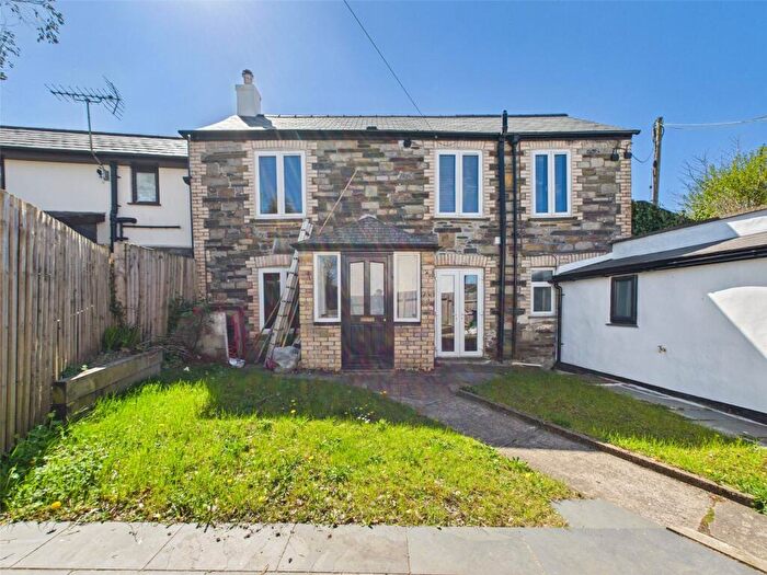 3 Bedroom Link Detached House For Sale In Chapel Street, Camelford, Cornwall, PL32