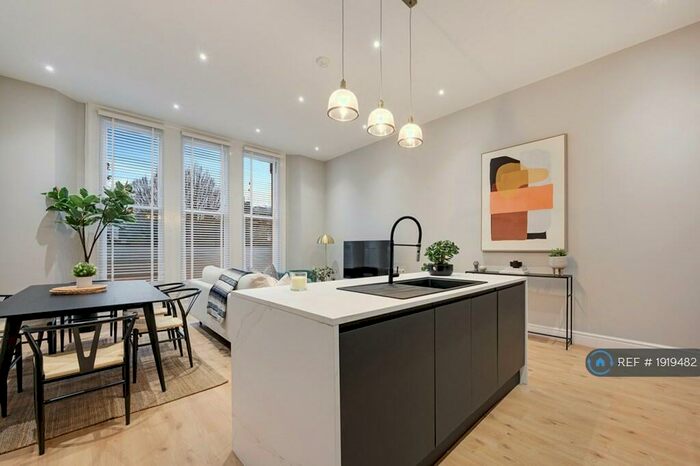 2 Bedroom Flat To Rent In Croxteth Road, Liverpool, L8